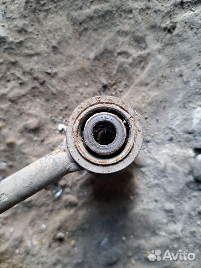 Стойка стабилизатора задний Volkswagen Passat B6