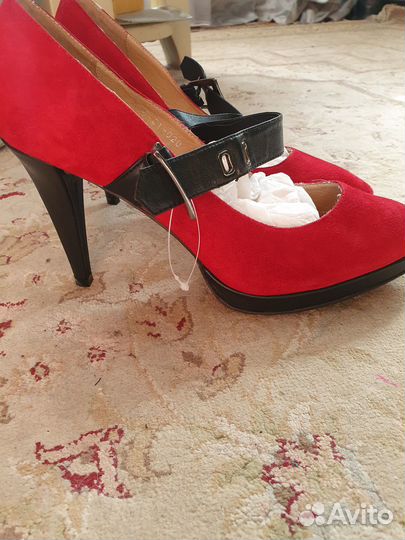 Обувь женская 39 40