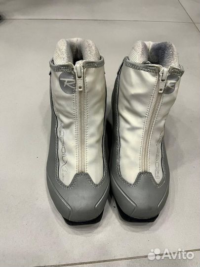 Лыжи, ботинки, палки