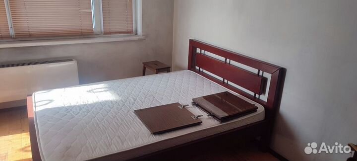 Кровать с матрасом