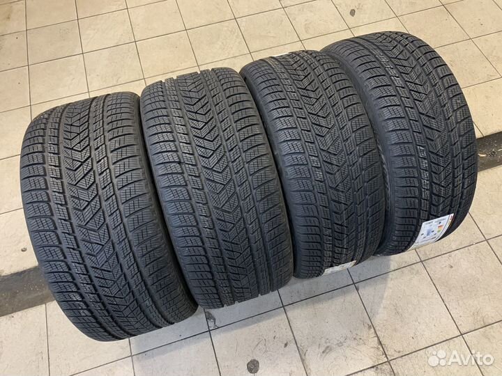 Pirelli Scorpion Winter 325/35 R22 и 285/40 R22 114V