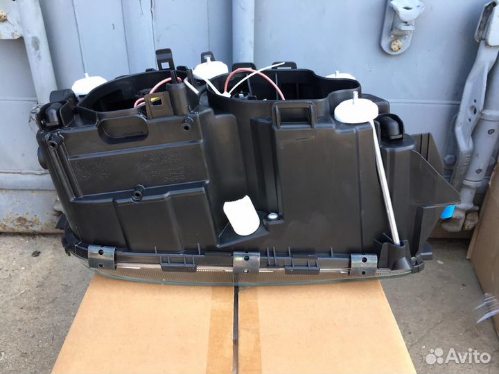 Фара правая Мерседес Актрос мп3 A9438202361