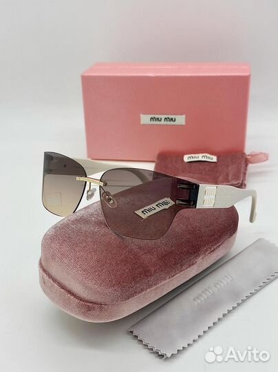 Солнцезащитные очки miu miu