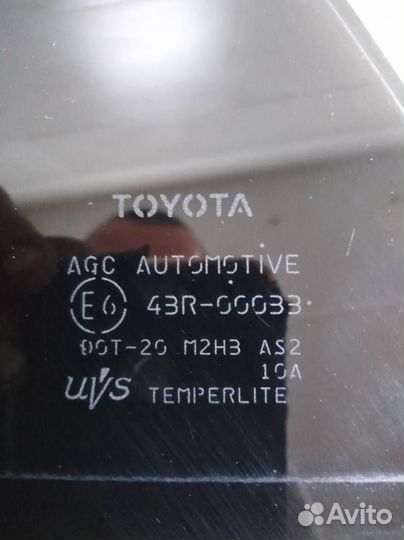 Стекло двери задней левой форточка Toyota Corolla