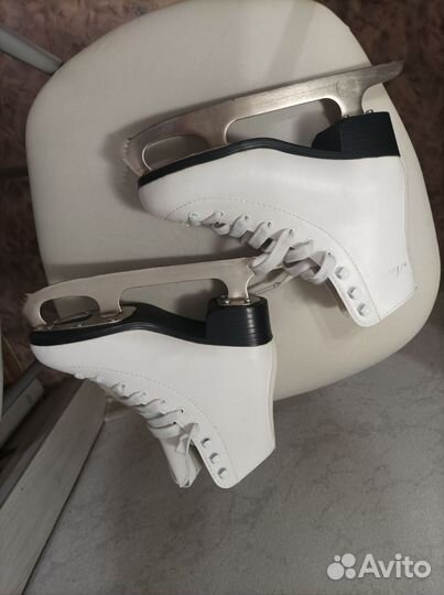 Коньки фигурные 33 размер