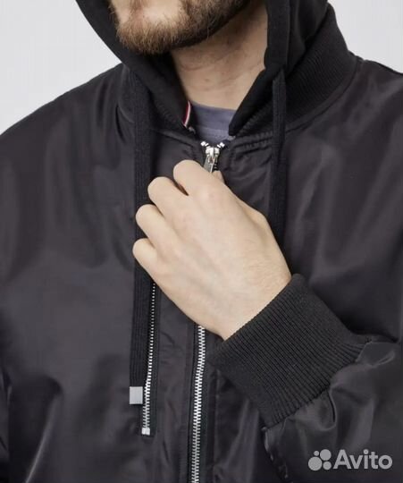 Куртка бомбер