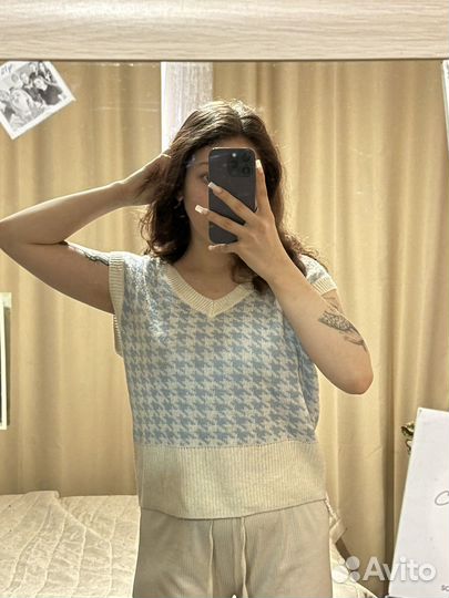 Жилетка женская вязаная