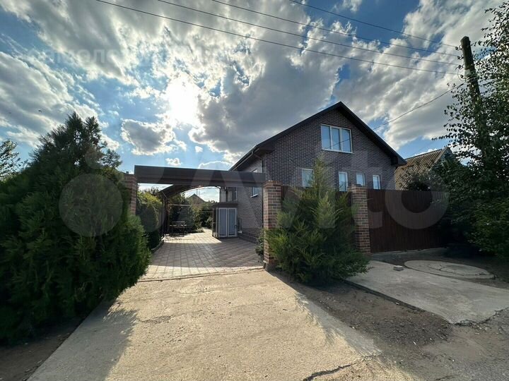 Дом 187,1 м² на участке 4 сот.