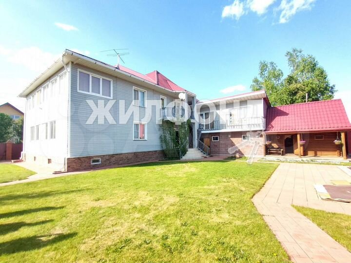 Дом 355 м² на участке 15 сот.