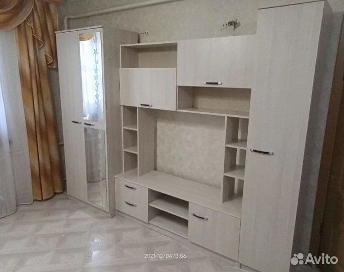 Стенка в гостиную новая со шкафом