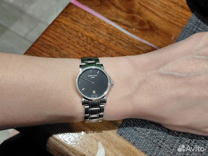 Часы наручные женские