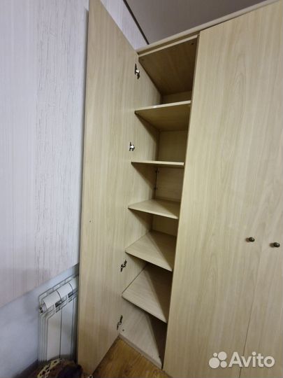 Шкаф б.у. распашной с зеркалом