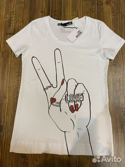 Футболка love moschino