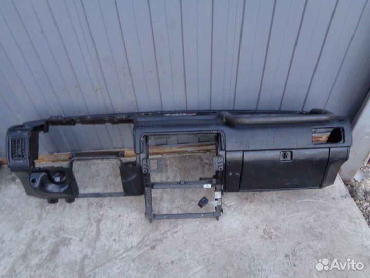 Nissan patrol y60 Панель передняя (Торпеда)