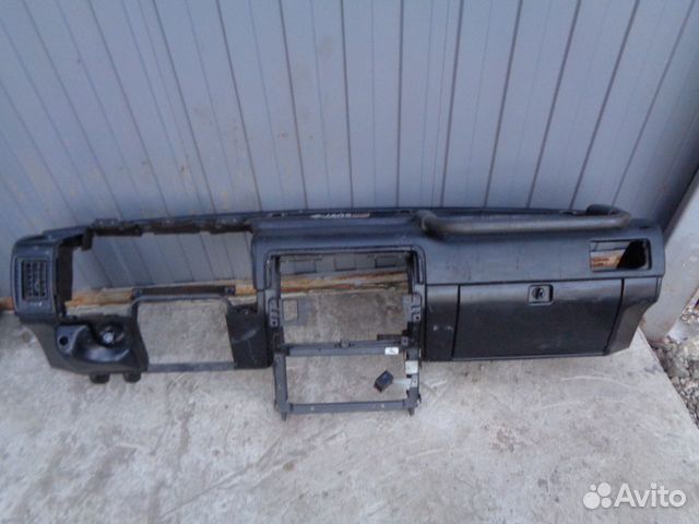 Nissan patrol y60 Панель передняя (Торпеда)