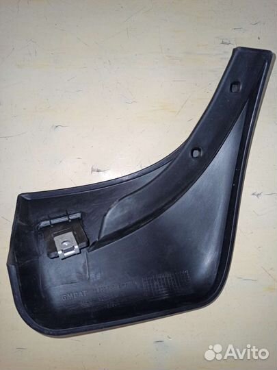 Брызговик задний левый
