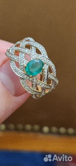 Кулон,цепочка и кольцо с изумрудом и бриллиантами
