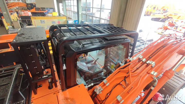 Гусеничный экскаватор Lonking CDM6225H, 2023