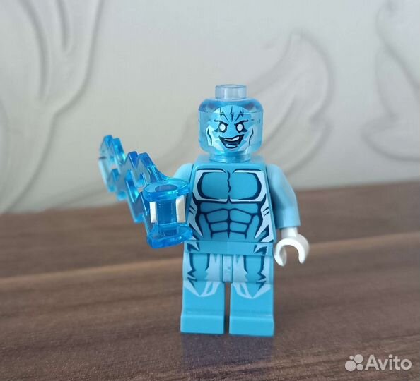 Lego фигурка Электро