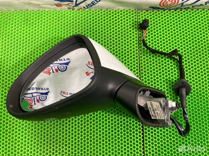 Зеркало левое Volkswagen Touareg NF 7P5 crca 2013