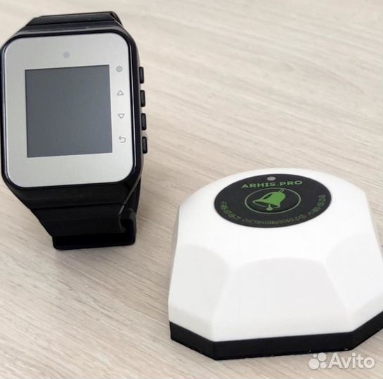 Кнопка вызова официанта, часы-пейджер персонала