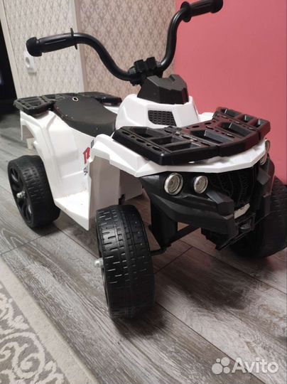 Детский квадроцикл на аккумуляторе