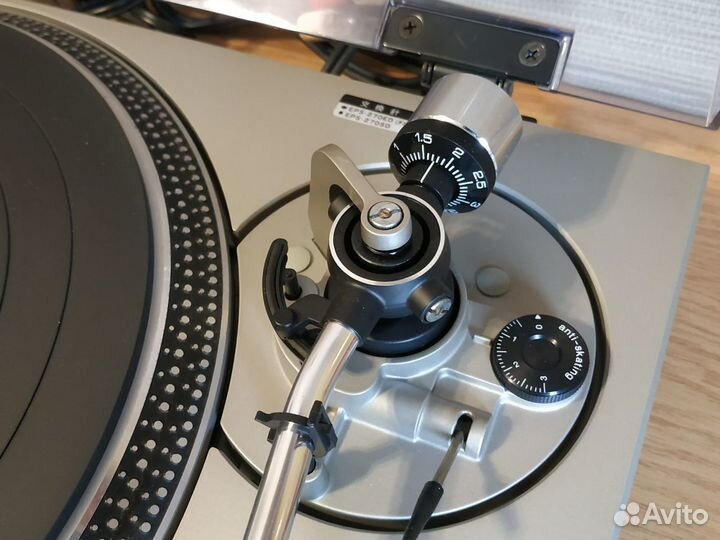 Проигрыватель винила Technics SL-1600 Japan