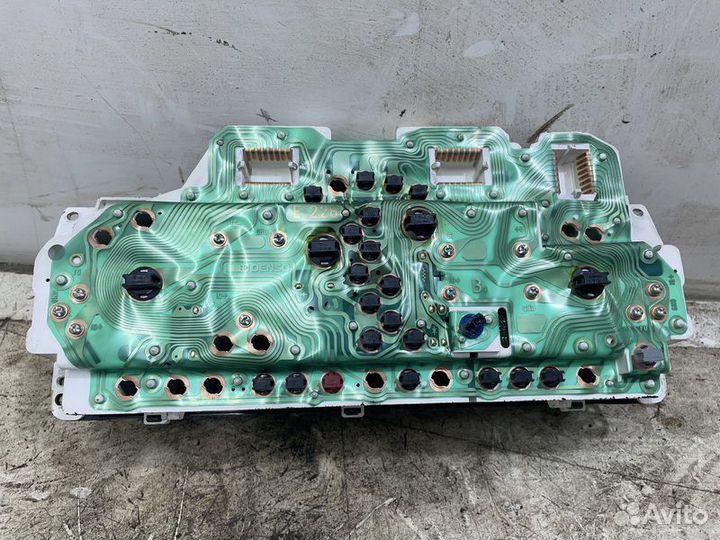 Панель приборов Mitsubishi Galant