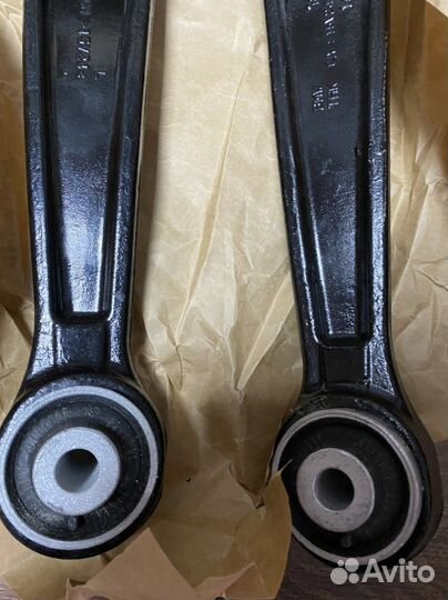 Рычаг передний поперечный F85 левый / правый