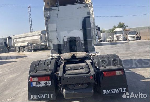 В разборке грузовик Renault, Premium II с 2007