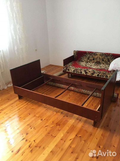 Кровать