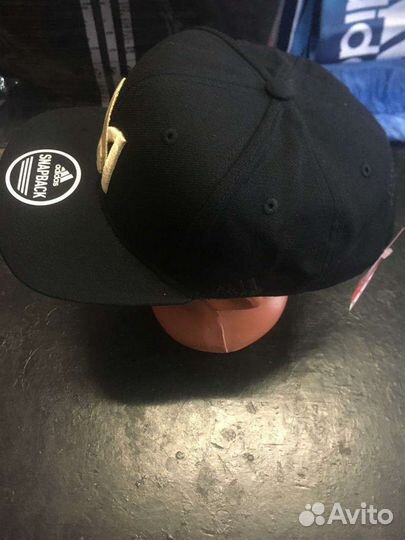 Adidas кепка новая, LA