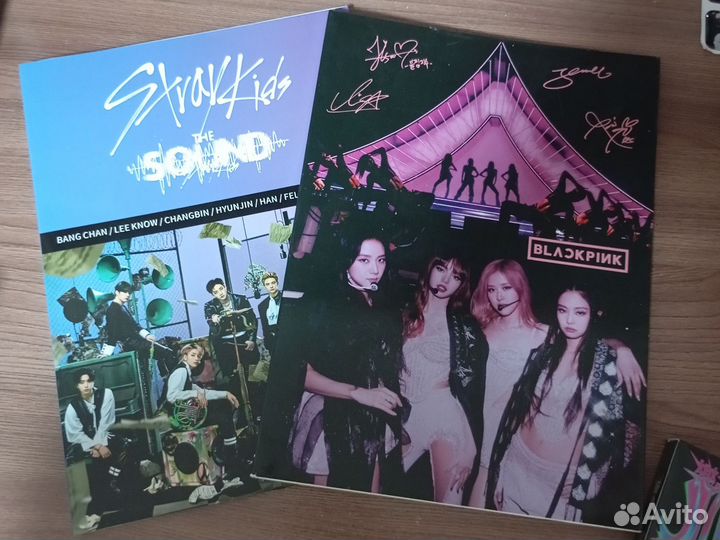 Много K-pop товаров