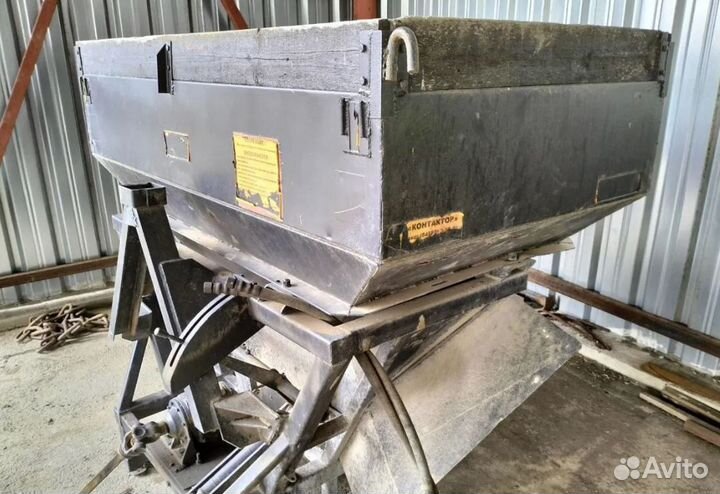 Разбрасыватель удобрений Оптсельмаш Фермер 900, 2010