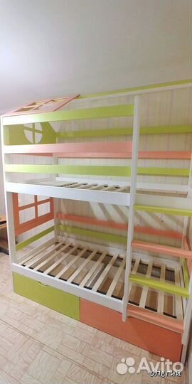 Двухъярусная кровать из массива