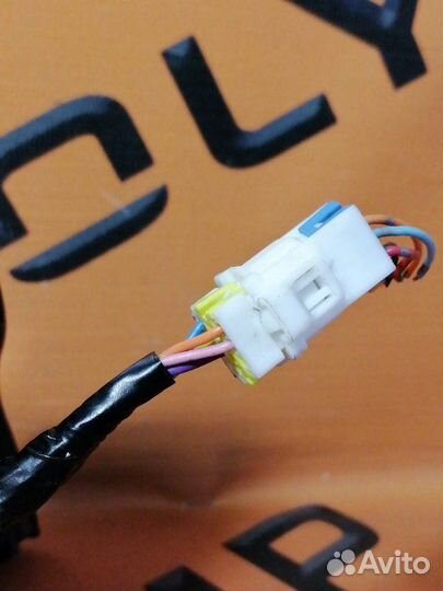 Зеркало левое Suzuki Escudo TL52W J20A 2005