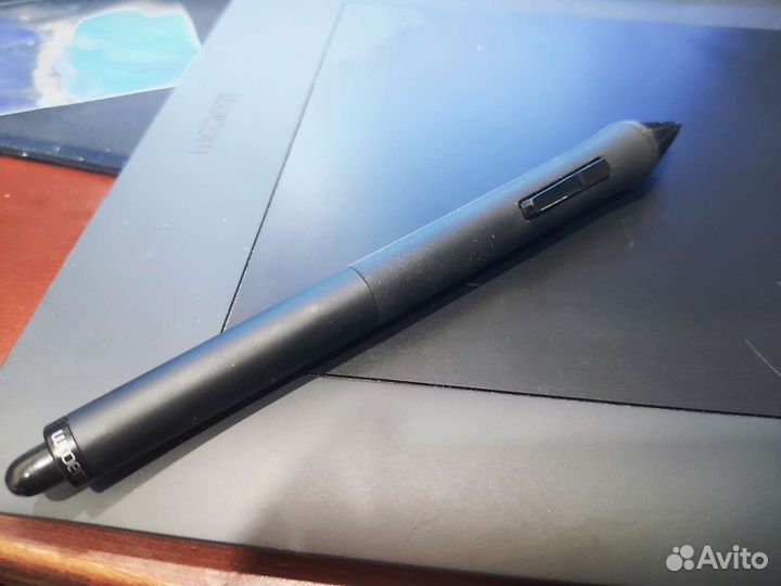 Графический планшет wacom intuos pro small