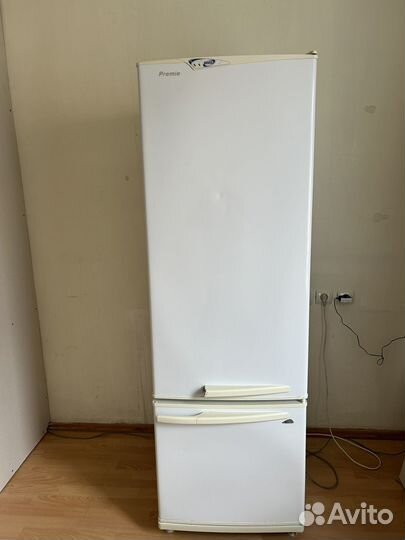 Холодильник бу Pozis