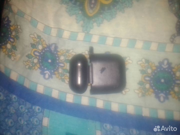 Чехол на аэроподс б/у