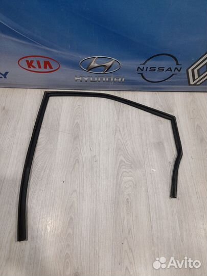 Уплотнитель зад проема стекла двери Hyundai solari