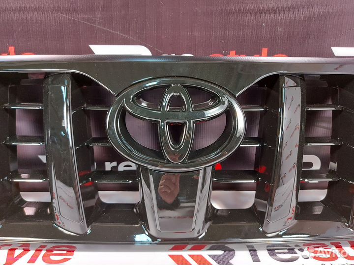 Решетка радиатора Toyota Land Cruiser Prado 120
