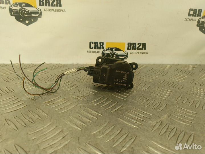 Моторчик привода заслонок отопителя Ford Kuga