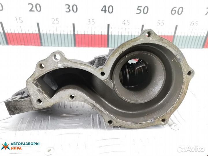 Корпус термостата Volkswagen Golf 1990 055121121F