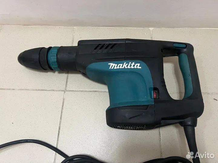 Молоток отбойный makita HM1203c