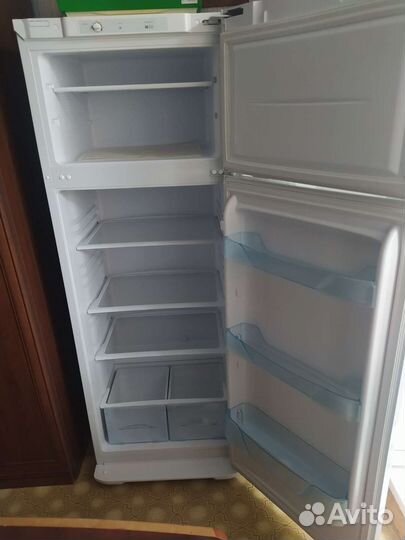 Холодильник Бирюса 135