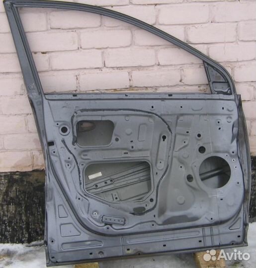 Продам две левые двери от Тайота рав 4 оригенал