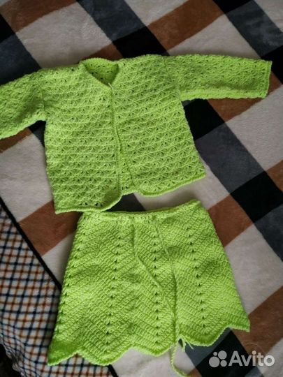 Вязаный костюм для девочки (новый)