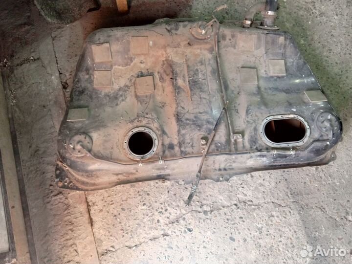 Топливный бак Toyota camry v40