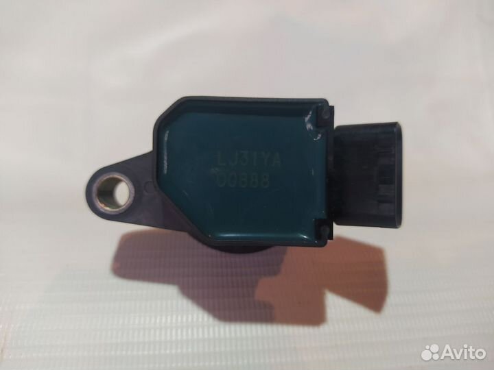 Катушка зажигания Тойота рав 4 2003 год, объем 2 л