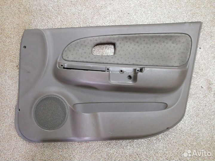 Kia Rio 1 Обшивка двери передняя правая